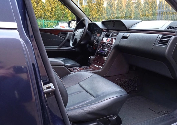 Mercedes-Benz Klasa E cena 45510 przebieg: 272850, rok produkcji 2002 z Otwock małe 191